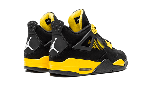 Pandabuy Air Jordan 4 Retro Thunder (2023)