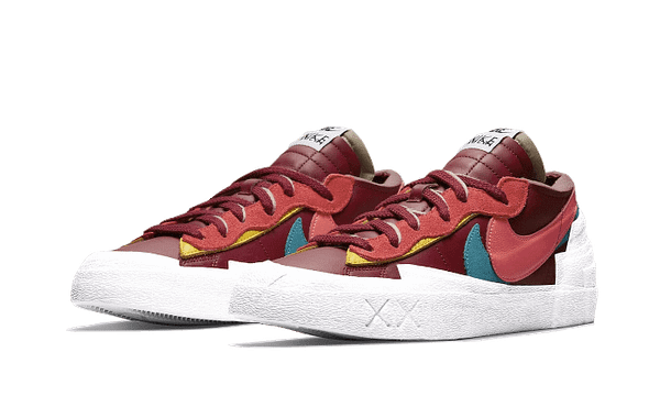 blazer-low-sacai-kaws-team-red-323157.png