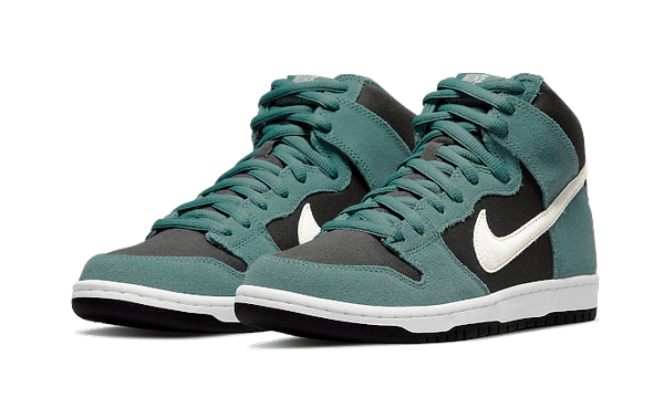 nike-sb-dunk-high-green-suede-2.png