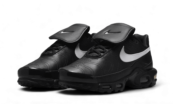 NikeAirMaxPlusTiempoBlackWhite.png