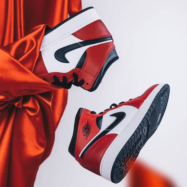 Hoobuy Jordan 1 Mid Chicago Black Toe